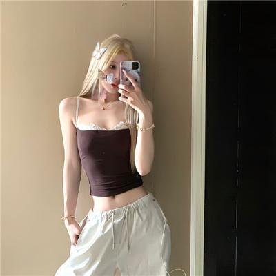 萝拉还未睡海报